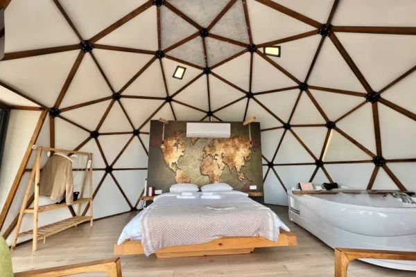 Free Dome Glamping
